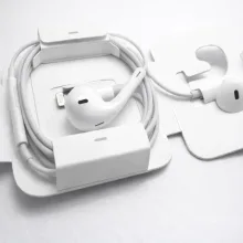 Apple EarPods with Lightning Connector - View 2
